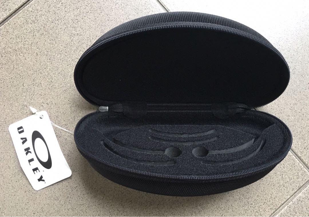 Oakley half top jacket case