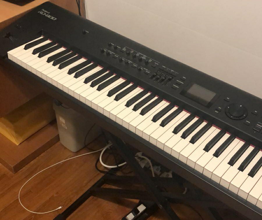Roland Rd800 Stage Piano Music Media Music Instruments On Carousell