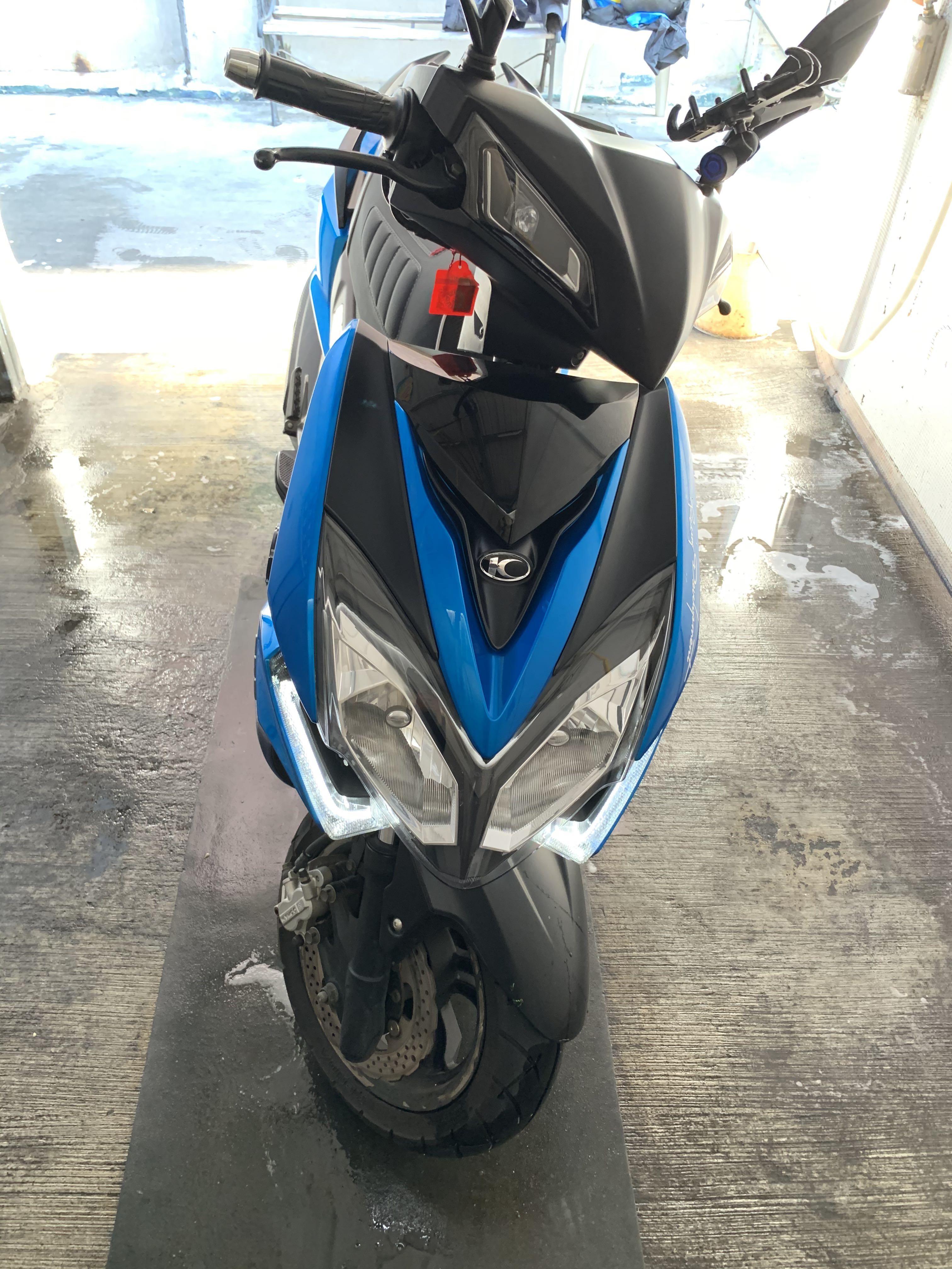 雷霆s 150藍 機車 二手機車在旋轉拍賣