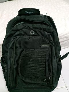 Targus used laptop backpack Luxury Bags Wallets on Carousell
