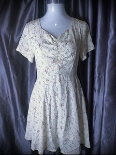 (Category: ) located in . Submitted by new.preloved.sg (Listing ID 1074552233, Image 1). Description: .