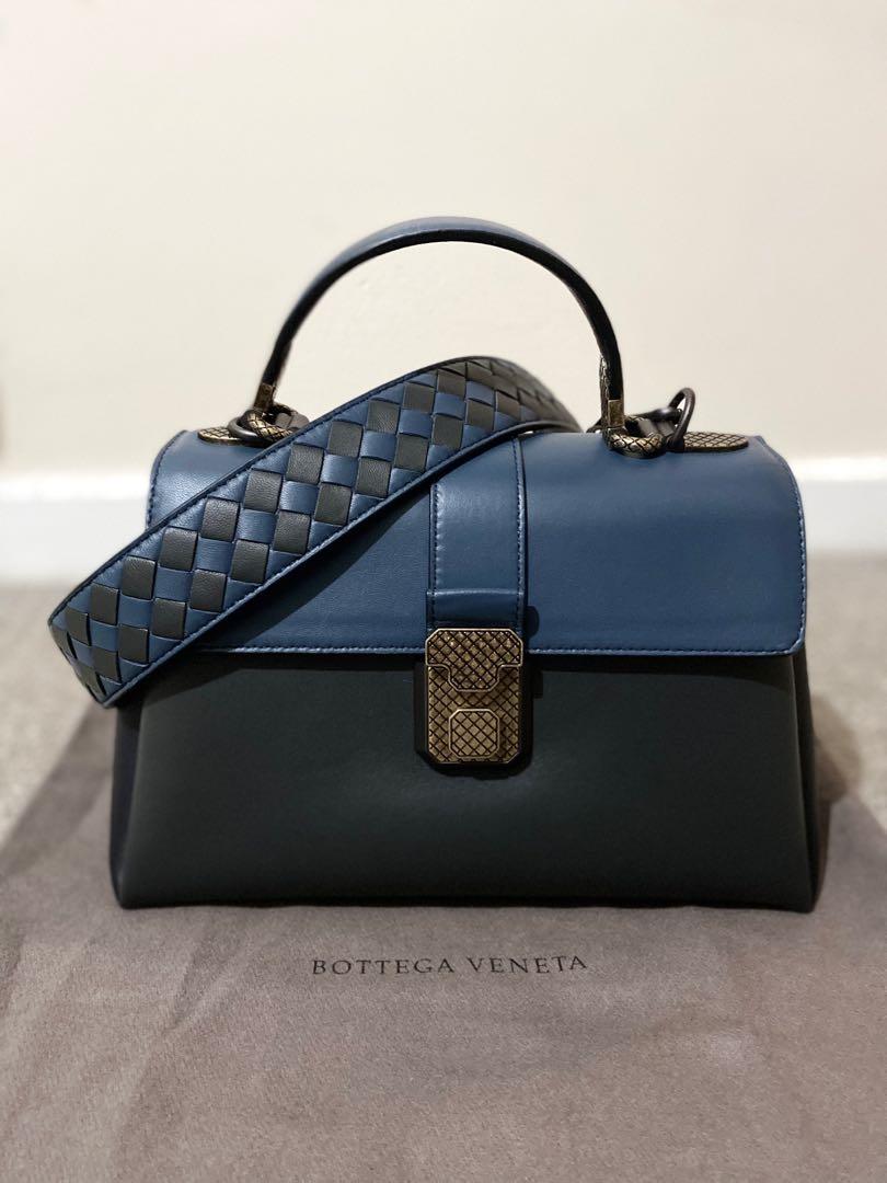 Bottega veneta shop piazza small