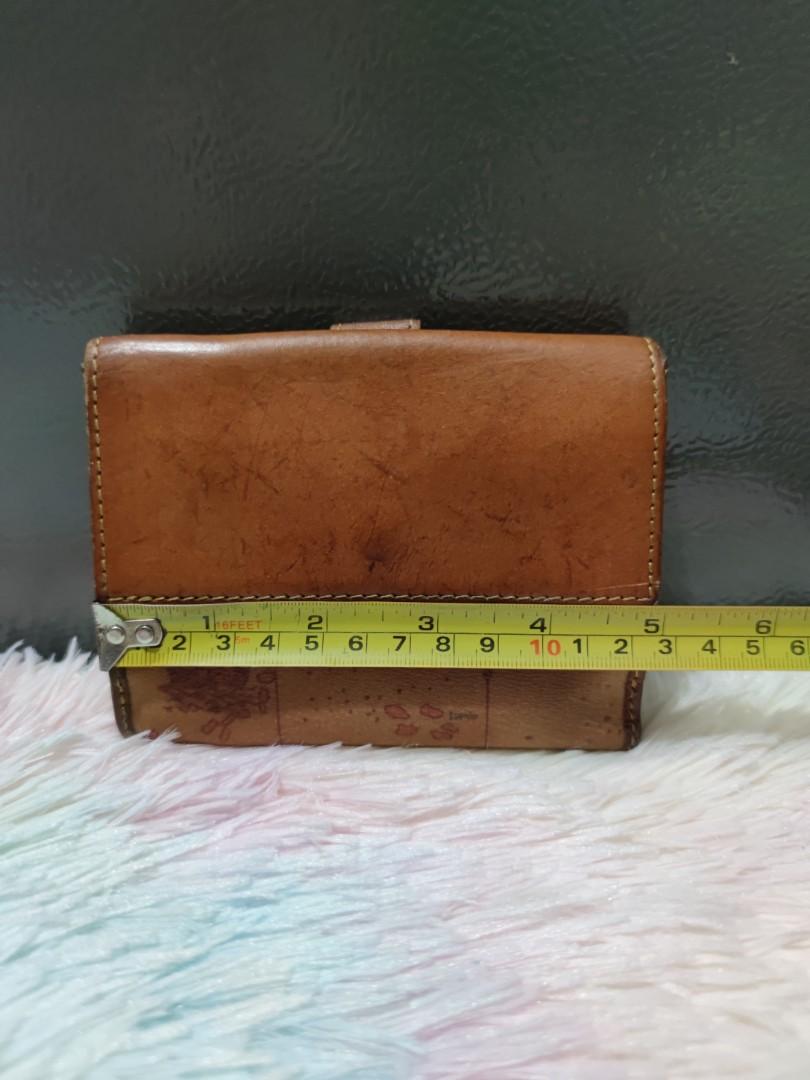 Alviero Prima Classe Wallet Original (Category: Luxury Bags & Wallets) located in Pasig City. Submitted by armoire_deluxe (Listing ID 1074783906, Image 2). Description: Pre❤️ item. In good condition..