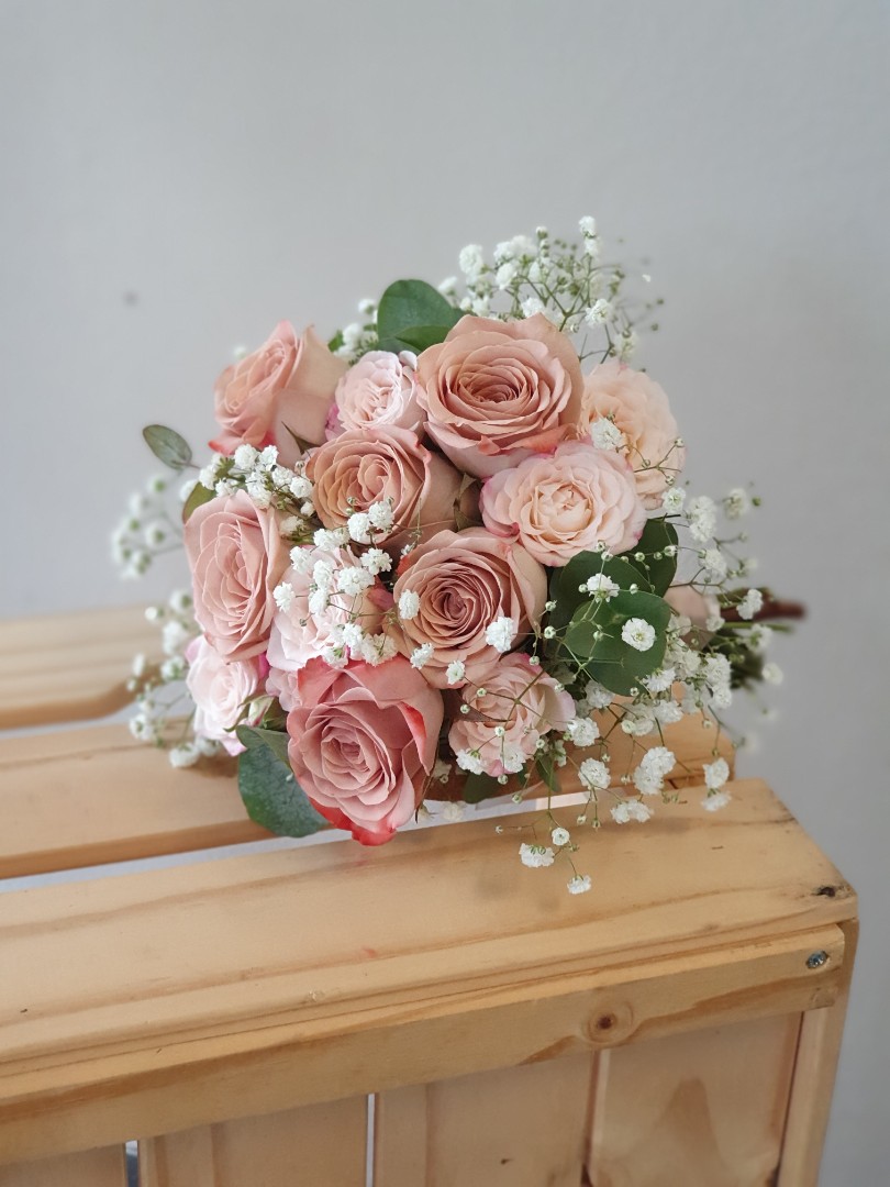 Bridal ROM hand bouquet wedding flowers, Hobbies & Toys, Stationery