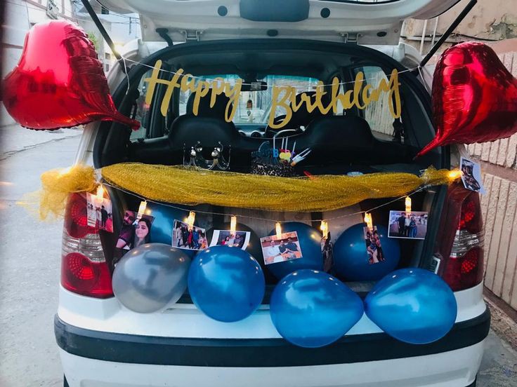 Car surprises store for boyfriend