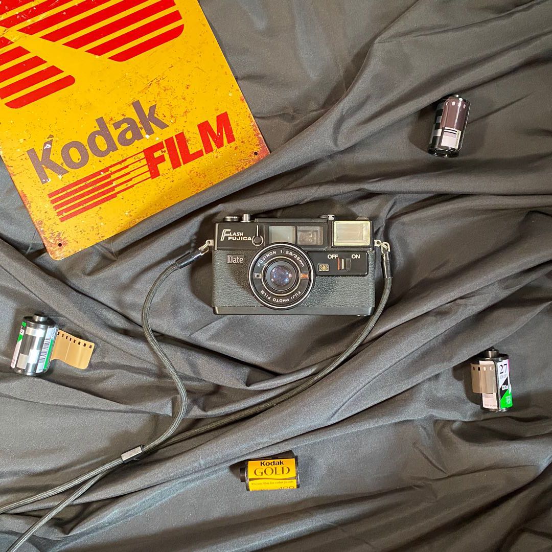 Fujica Flash Date Compact Film Camera, Photography, Cameras on Carousell