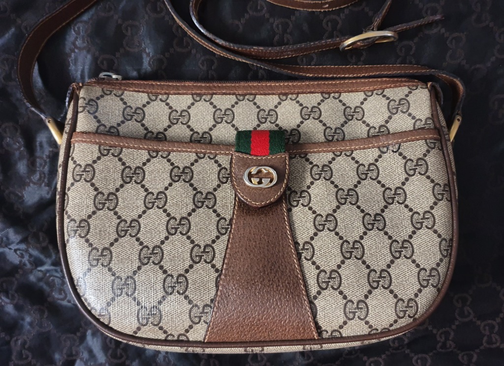 Gucci vintage ophidia store