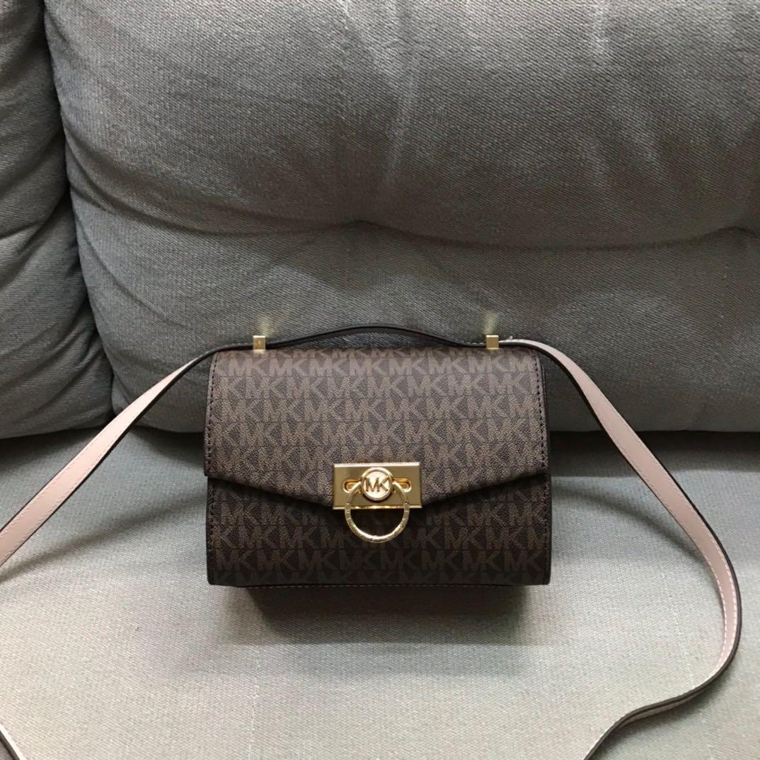 Michael Kors MK Hendrix Crossbody bag Small Brown Soft Pink, Women's  Fashion, Bags & Wallets, Purses & Pouches on Carousell