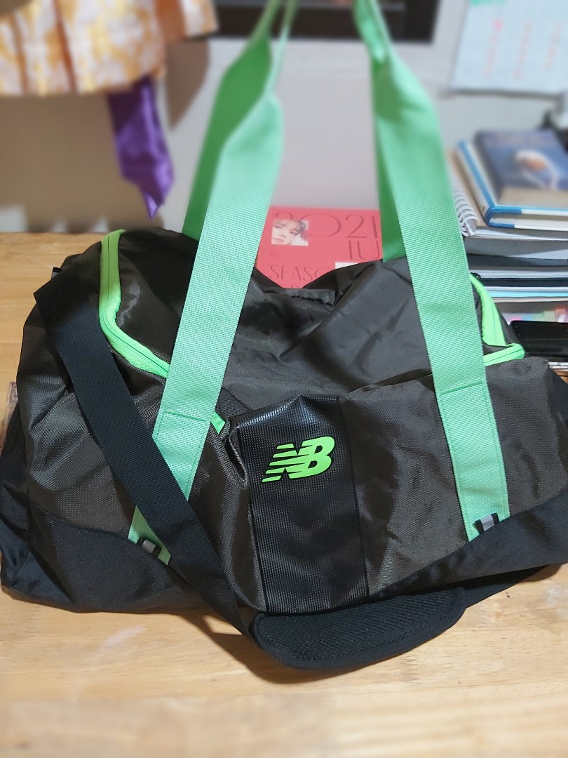 New Balance Large Duffle/Training Bag (Original), Men's Fashion, Bags