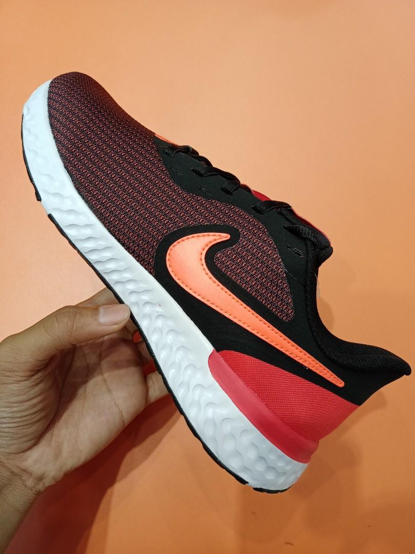 Nike Revolution 5 Extension, Men's Fashion, Activewear on Carousell