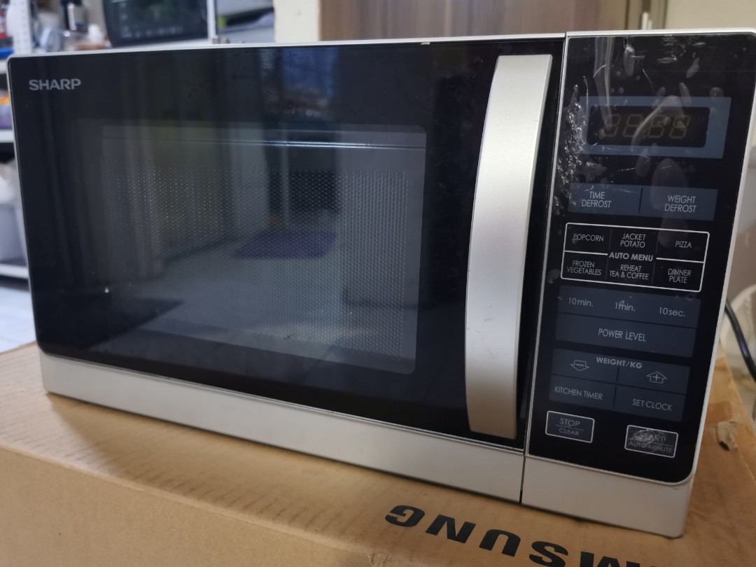 Sharp microwave oven R202ZS, TV & Home Appliances, Kitchen Appliances