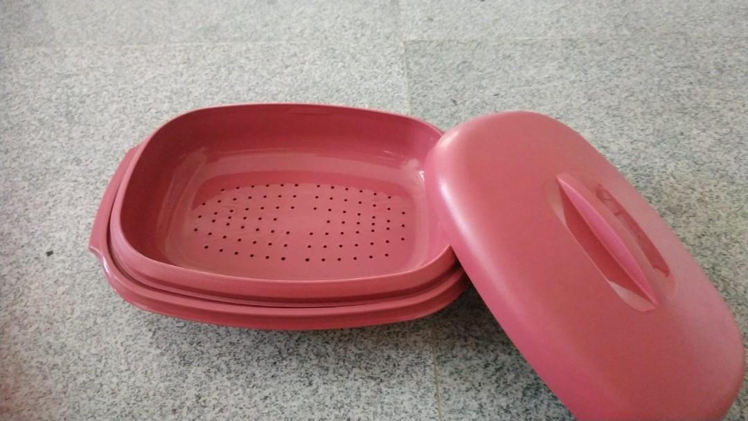 Tupperware strainer container, Furniture & Home Living, Kitchenware