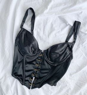 (Category: ) located in . Submitted by curatedbysy (Listing ID 1074777002, Image 1). Description: .