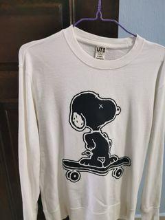 Wts Kaws x uniqlo sweater