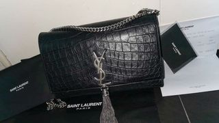 （分類：）位於 。 由 beyoutiful.store 提交（商品編號 1074749412，圖片 1）。簡介： 。