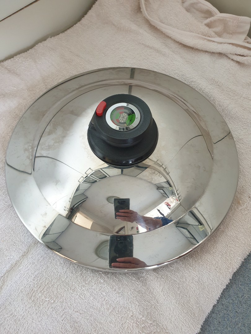 AMC pressure cooker lid, TV & Home Appliances, Kitchen Appliances