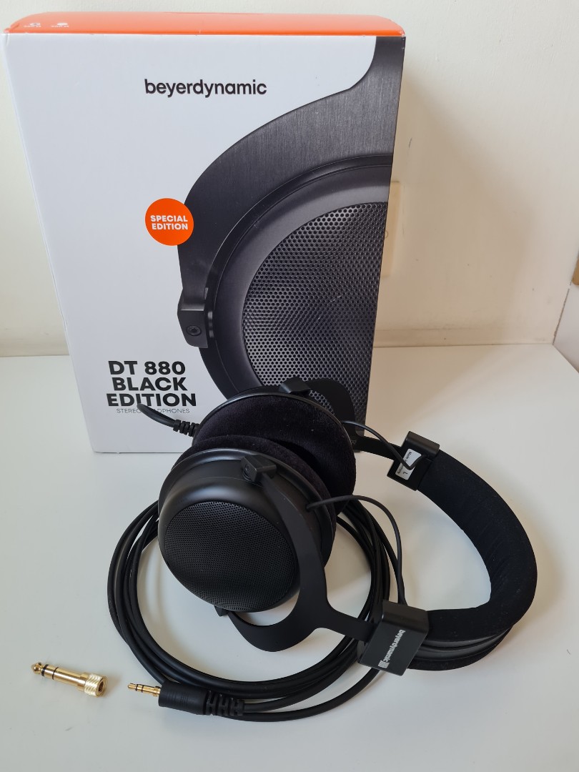 Beyerdynamic DT880 Pro Blackout Limited Edition Headphone