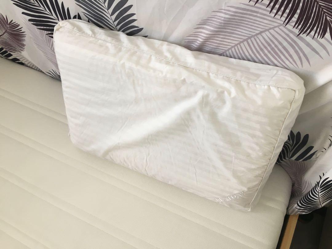 dentons memory foam pillow