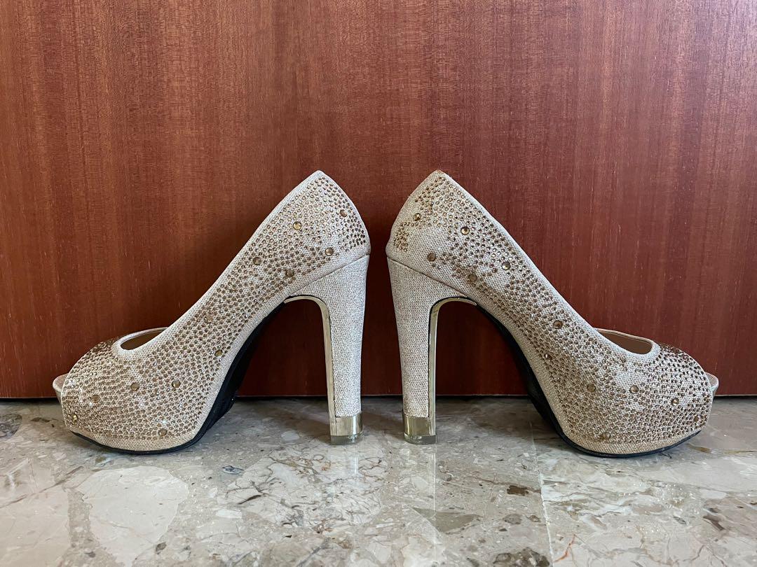 Champagne peep sale toe heels