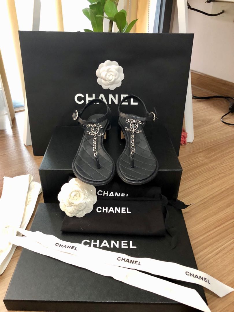 Chanel Classic Sandals, Women's Fashion, Footwear, Flats & Sandals on  Carousell