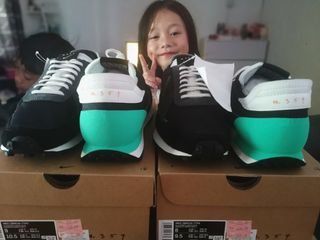 (Category: ) located in . Submitted by 78.sneakers (Listing ID 1074988843, Image 1). Description: .