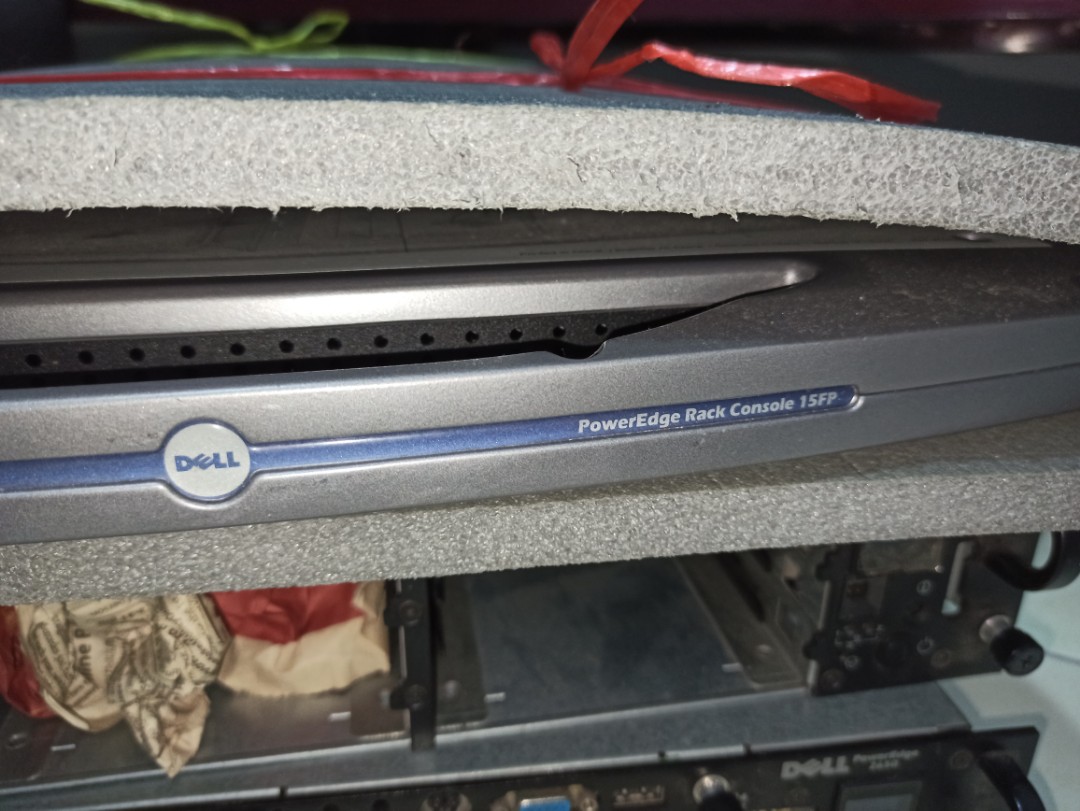 Dell Console FP15 KVM rack mount, Computers & Tech, Parts & Accessories, Computer Parts on Carousell