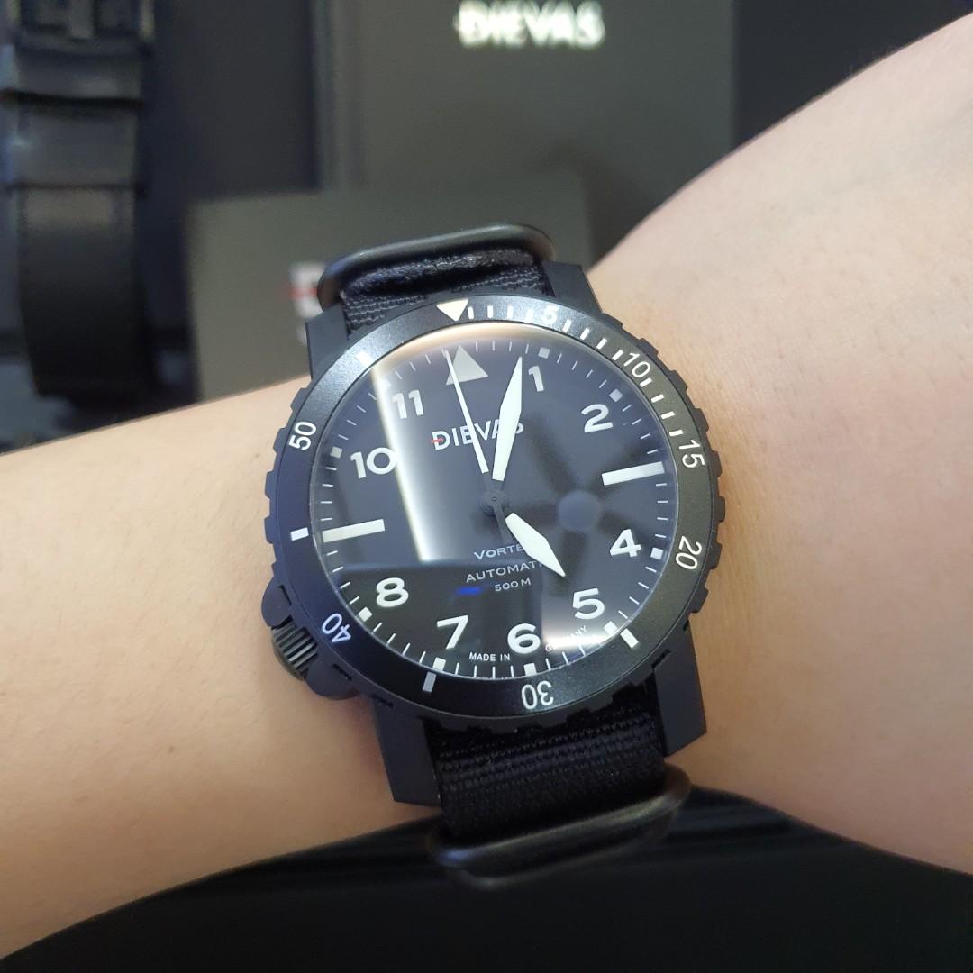 Dievas Vortex Tactical Automatic 500M Mobile Phones Gadgets Wearables Smart Watches on Carousell