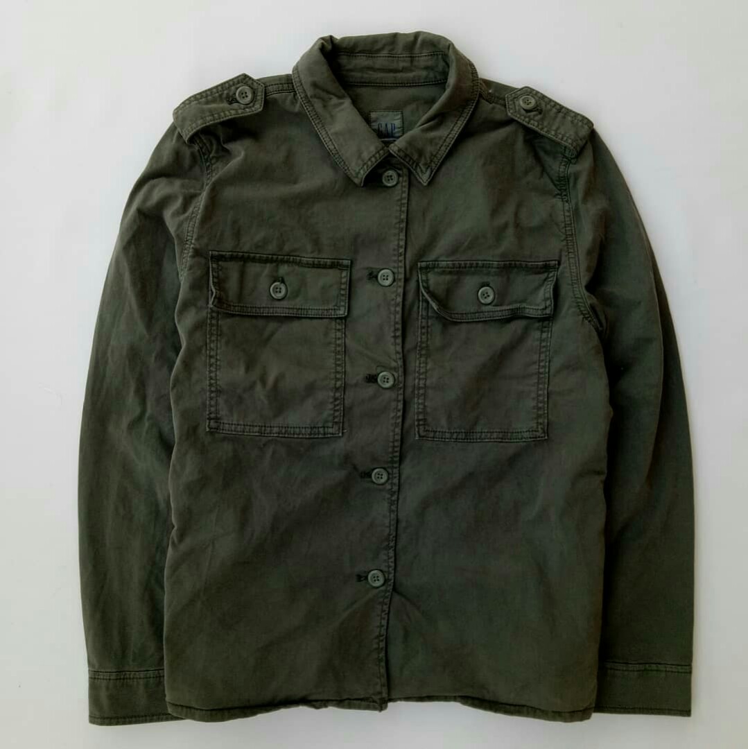 Gap military shirt jacket unisex Fesyen Pria Pakaian Baju Luaran di Carousell