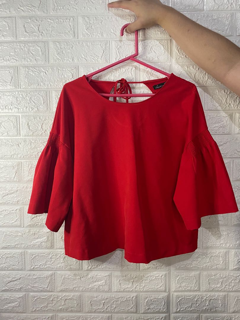 red flowy top