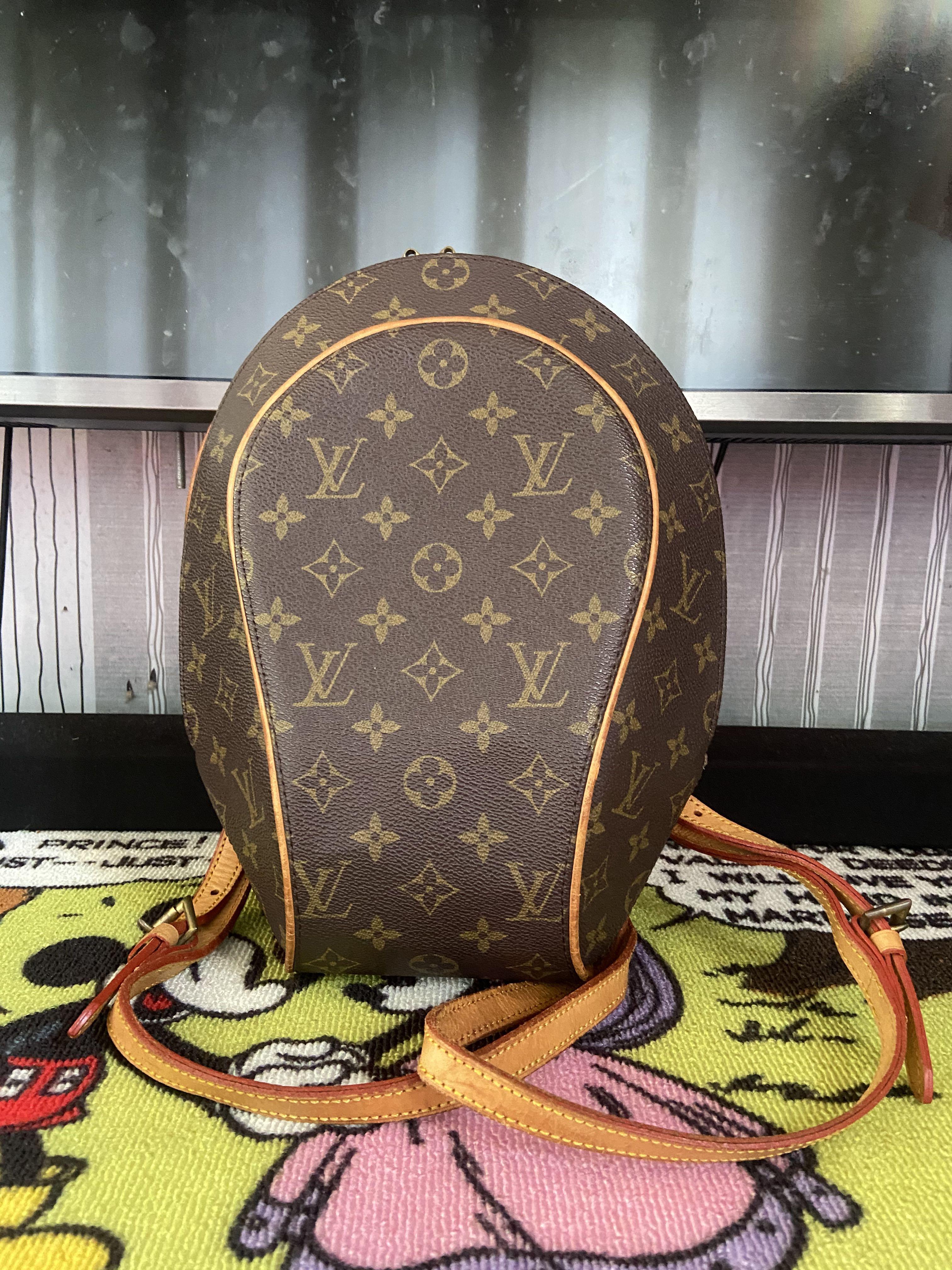 LV Ellipse backpack monogram (Category: Luxury Bags & Wallets) located in Angono. Submitted by lyssavii (Listing ID 1074892041, Image 1). Description: No locked and key, no code.