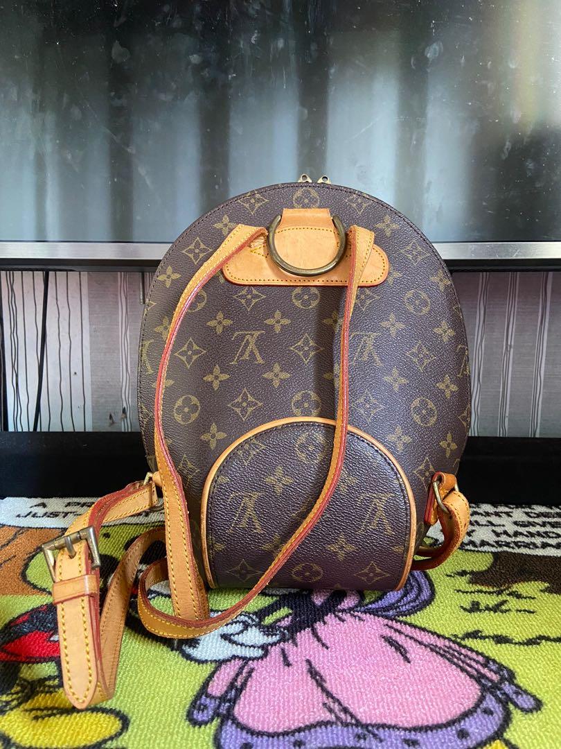 LV Ellipse backpack monogram (Category: Luxury Bags & Wallets) located in Angono. Submitted by lyssavii (Listing ID 1074892041, Image 2). Description: No locked and key, no code.