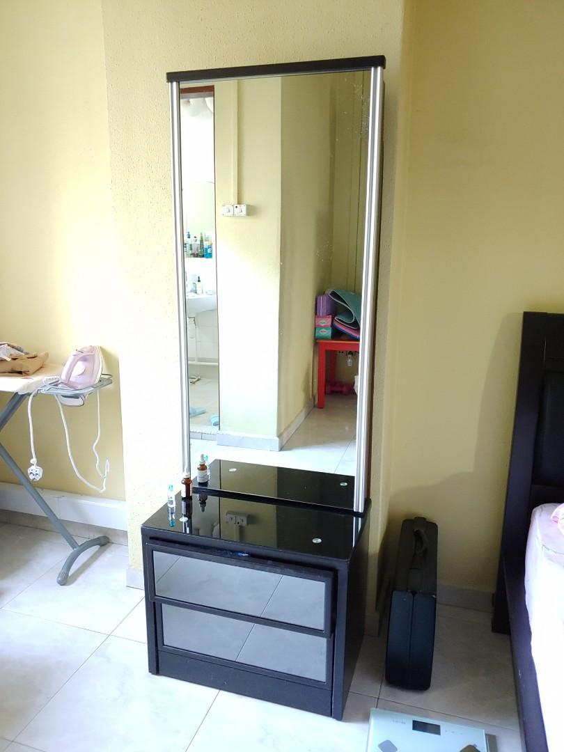 Moving dressing table deals