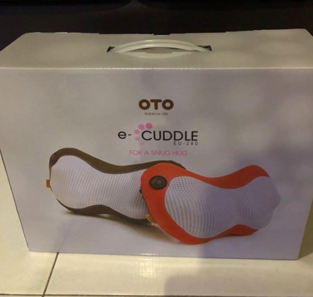 OTO e-Cuddle (Category: Massage Devices) located in Singapore. Submitted by dennerle (Listing ID 1075024240, Image 1). Description: New oto e-cuddle.