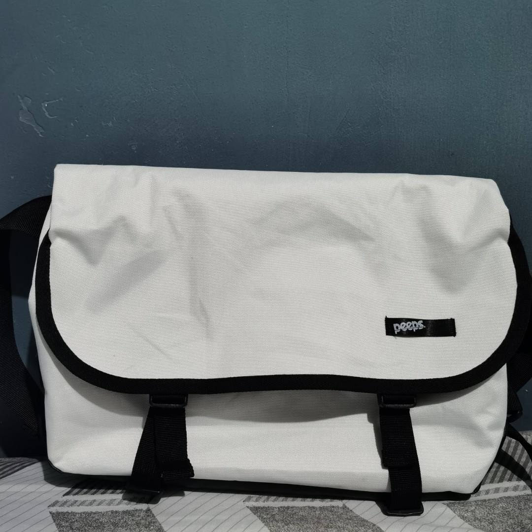 Peeps store messenger bag