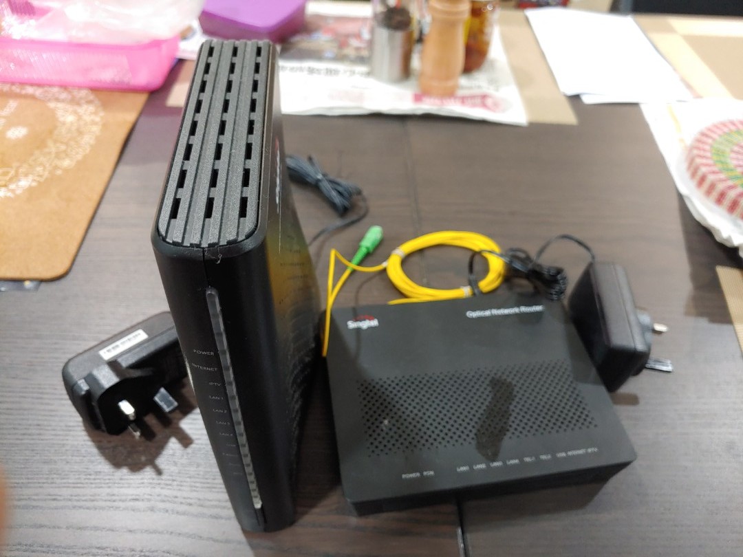 Singtel modem and Router AC plus, Computers & Tech, Parts & Accessories