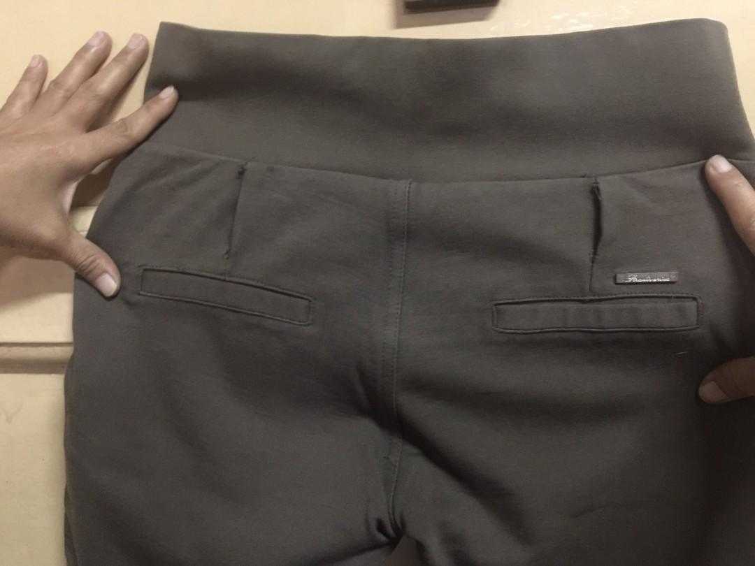 Stradivarius Stretch Pants (Category: Other Bottoms) located in Quezon City. Submitted by froyoo (Listing ID 1074998814, Image 3). Description: - gently used - original - size on tag waist - 26 inches length - 35 inches.