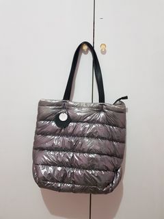 (Kategori: ) berada di . Dikirim oleh thriftinating (ID iklan 1074835175, Gambar 1). Deskripsi: .