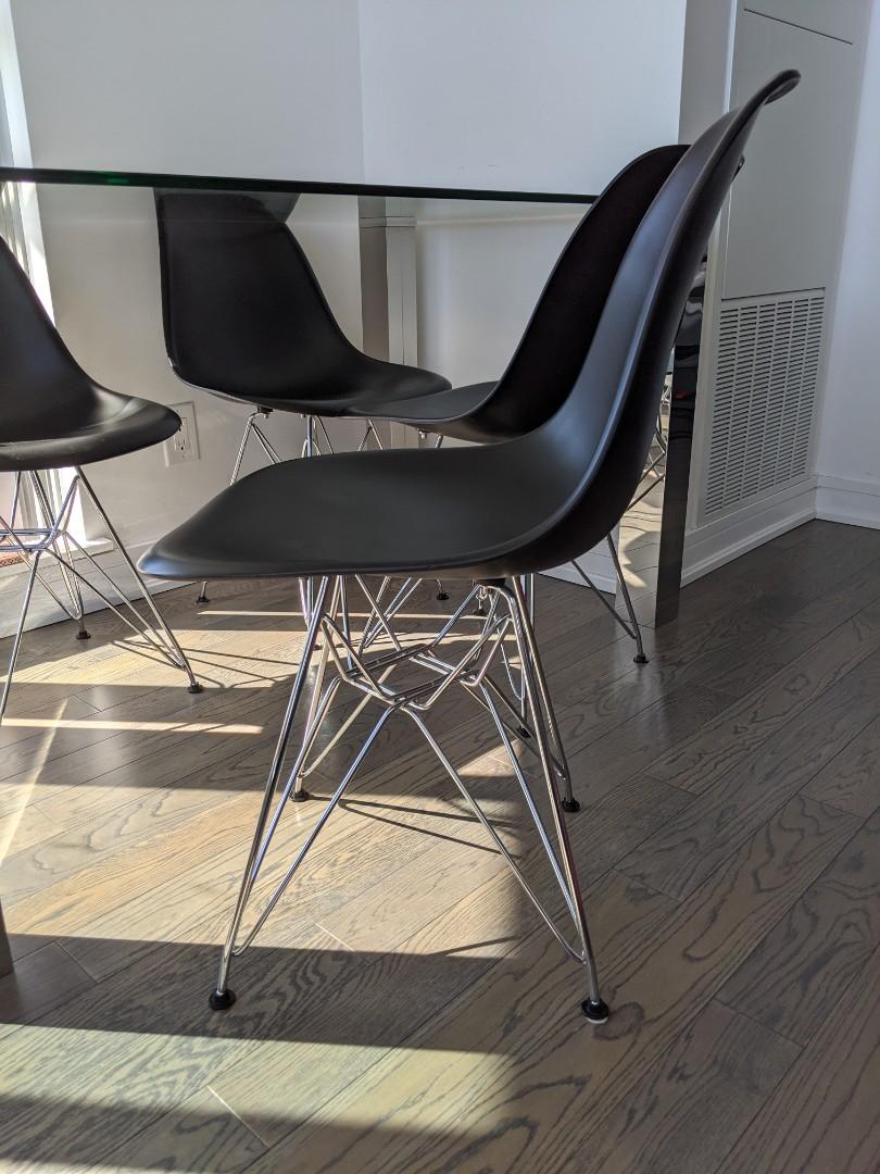 Structube outlet eames chair