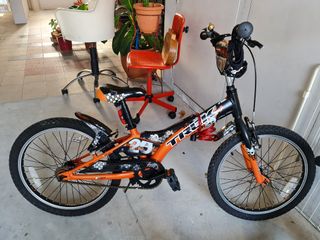 (Category: ) located in . Submitted by chiz (Listing ID 1074853794, Image 1). Description: .