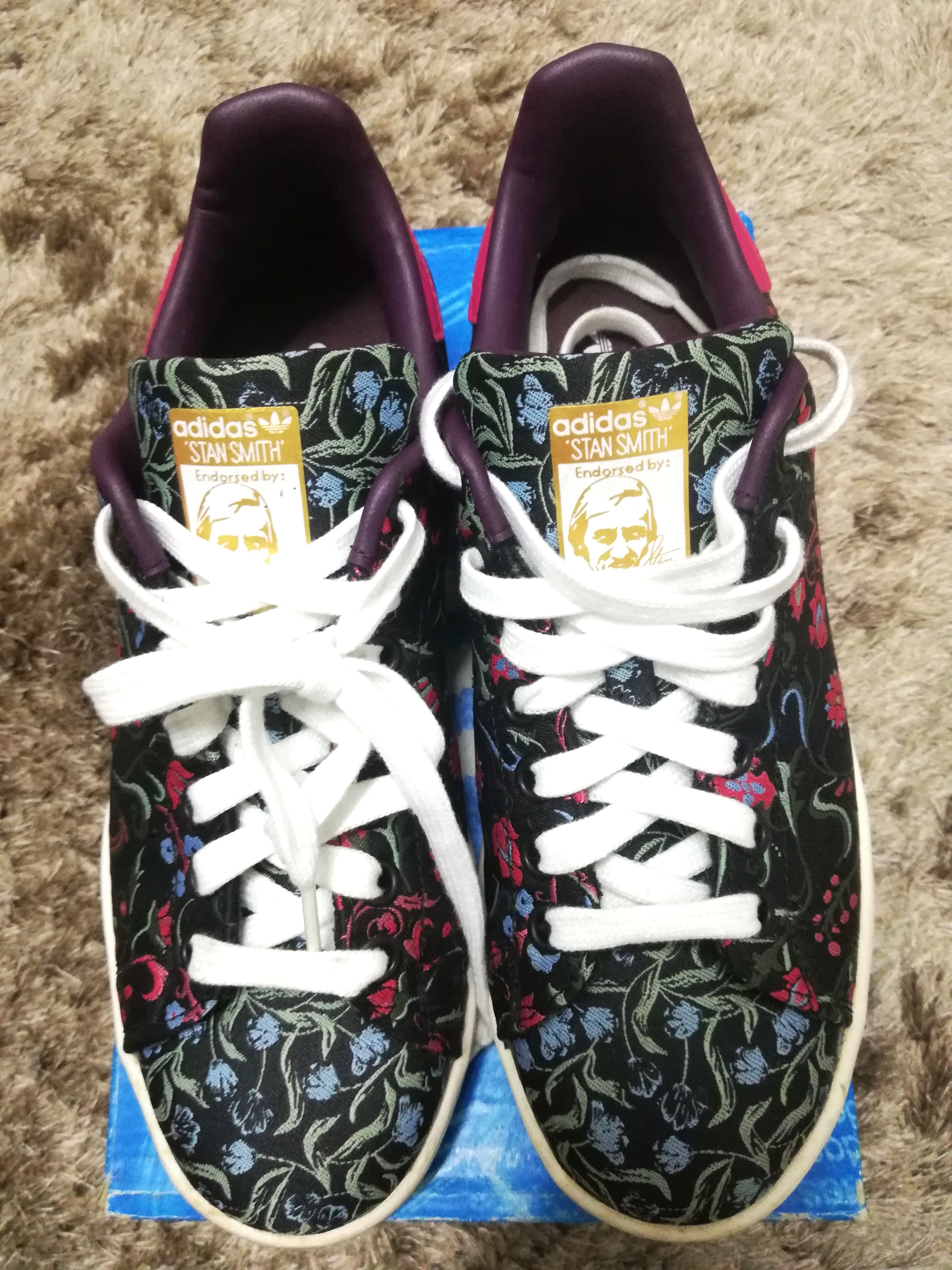 Stan smith floral print top