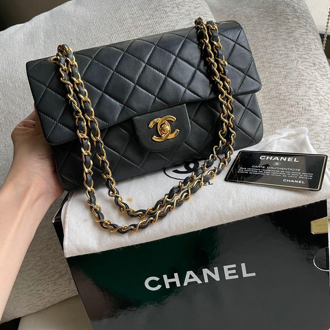 AUTHENTIC CHANEL Small 9
