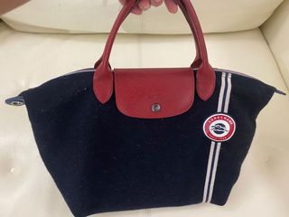 (Category: ) located in . Submitted by vickycloset (Listing ID 1075204464, Image 1). Description: .