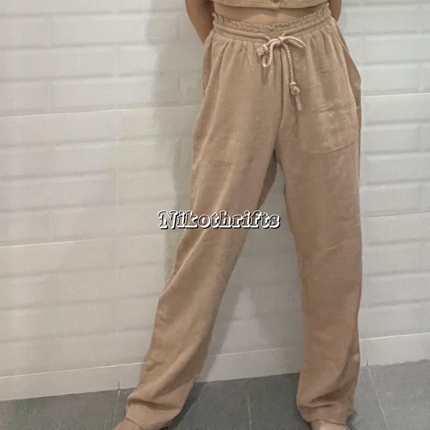 BNWT Zara High Waisted Pants, Women's Fashion, Bottoms, Jeans & Leggings on  Carousell