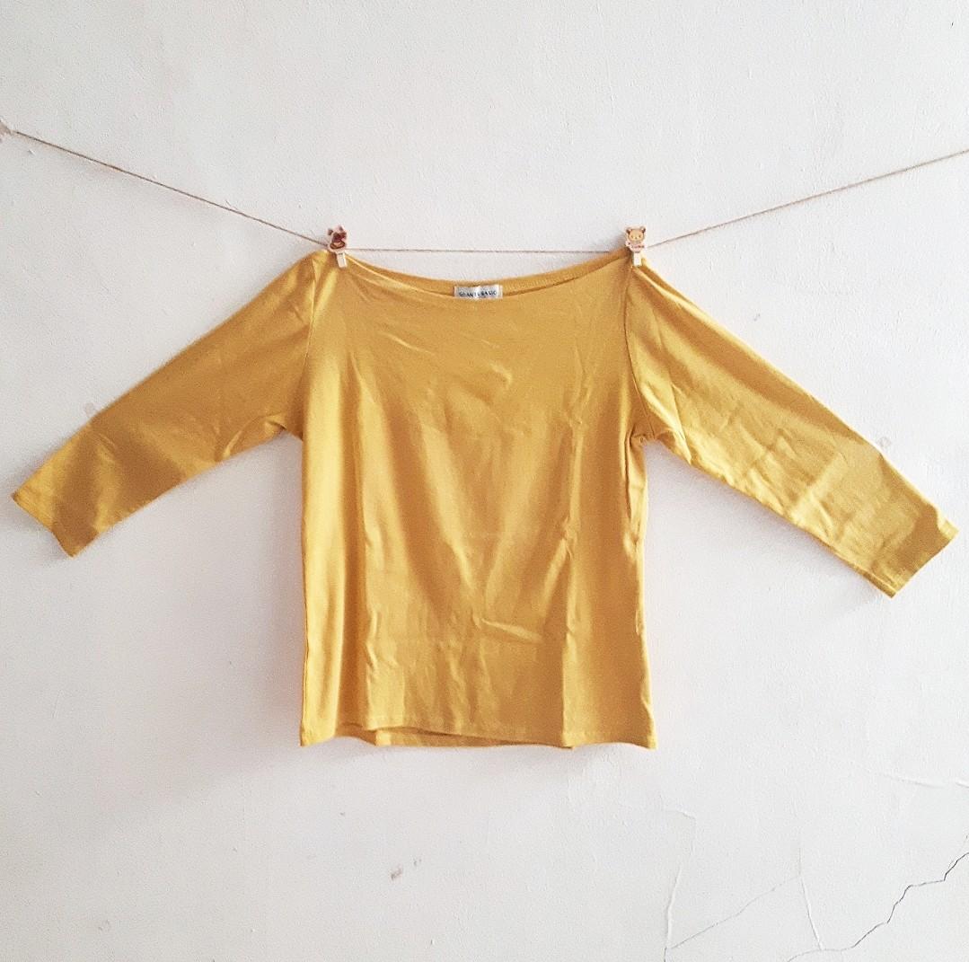 Giant Basic Top Mustard, Fesyen Wanita, Pakaian Wanita, Atasan di Carousell