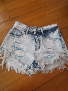 (Category: ) located in . Submitted by loving_preloved_items (Listing ID 1075121349, Image 1). Description: .