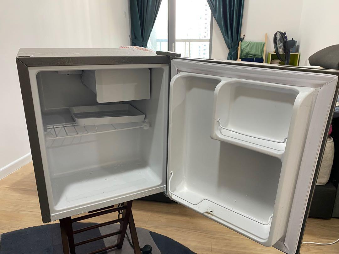Hisense Fridge Mini Bar 58L Refrigenerator RR58D4AGN