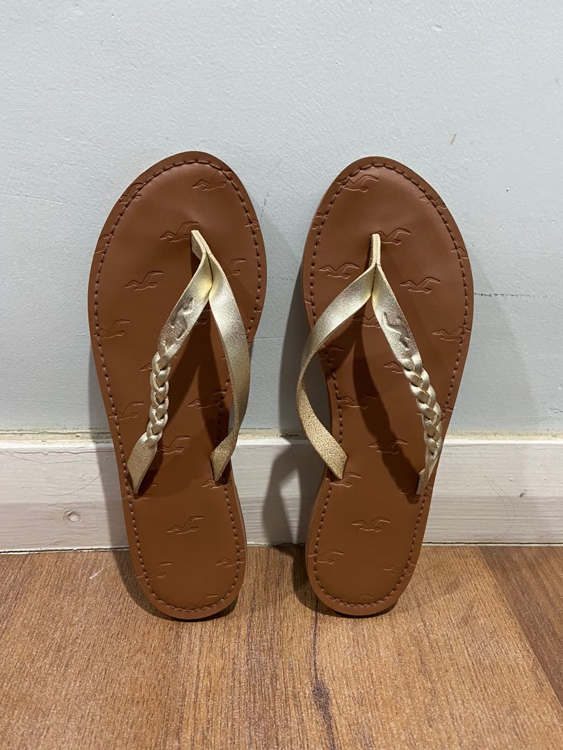 Hollister slippers deals