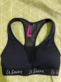(Category: ) located in . Submitted by honeybee.preloved (Listing ID 1075244673, Image 1). Description: .