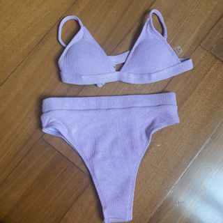 (Category: ) located in . Submitted by declutterwivme (Listing ID 1075072114, Image 1). Description: .