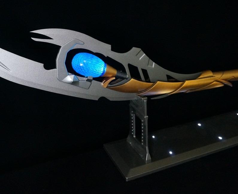 Loki's Chitauri Scepter (HCMY), Hobbies & Toys, Collectibles ...